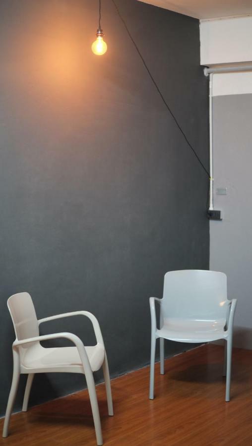 Soundsleep Hostel Chiang Rai Bagian luar foto