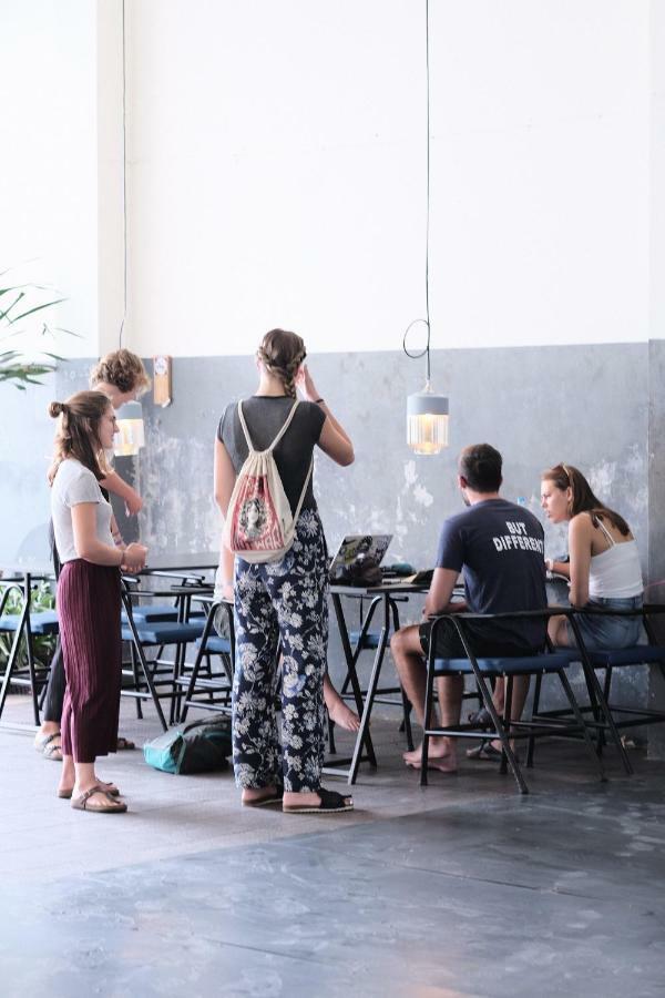 Soundsleep Hostel Chiang Rai Bagian luar foto